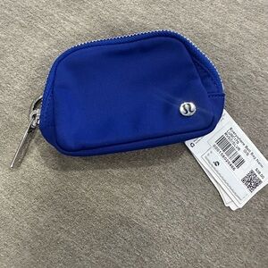 Lululemon NWT Riverside blue nano belt bag